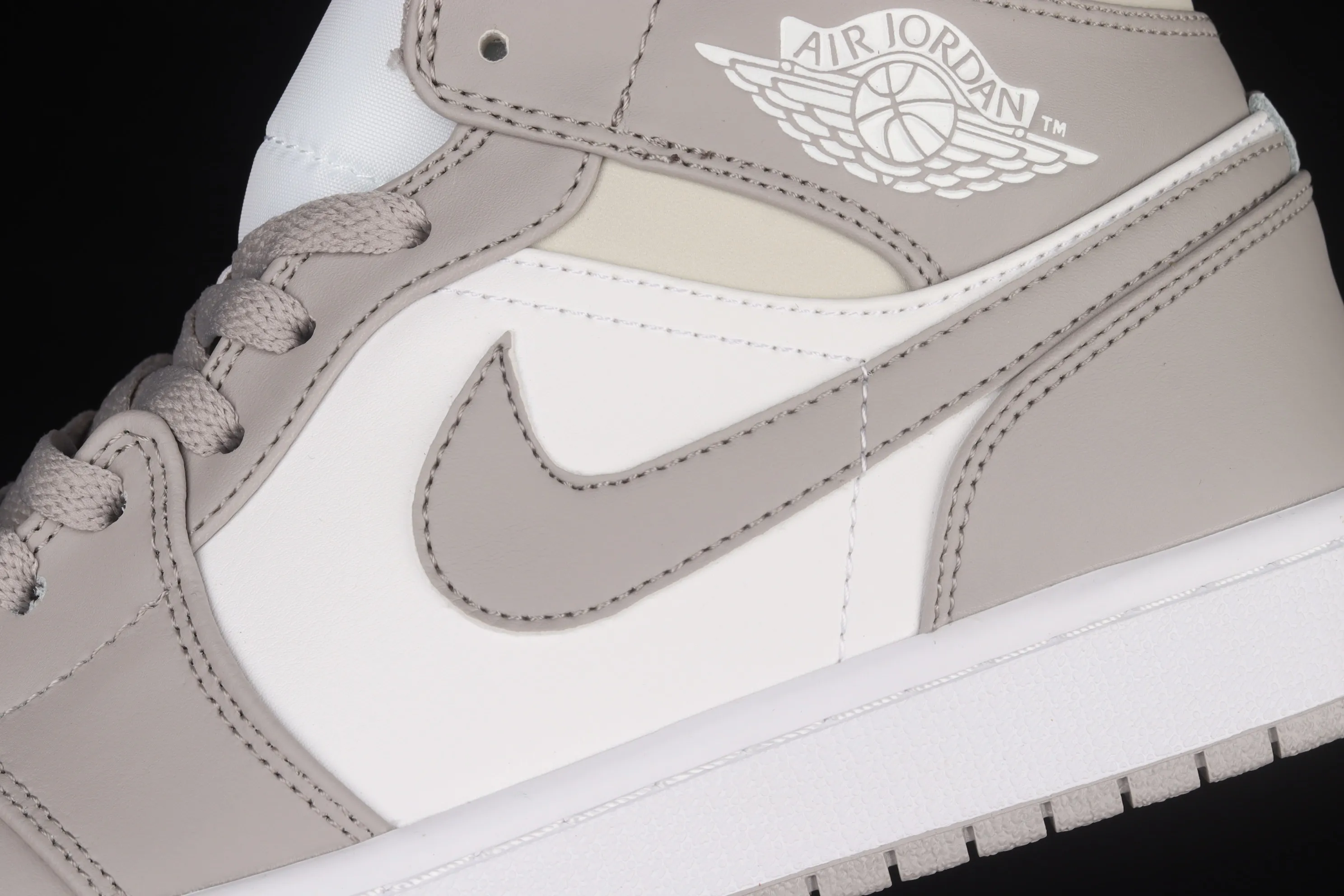All Categories Air Jordan Jordan Series Basketball Shoes Air Jordan 1 Mid Air Jordan 1 Mid AJ1 Joe 1 Middle Linen College Gray Mid-top Basketball Shoes 554724-082